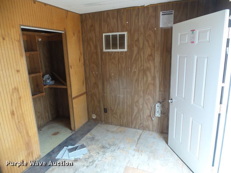 image for item DG0378 Oilfield doghouse