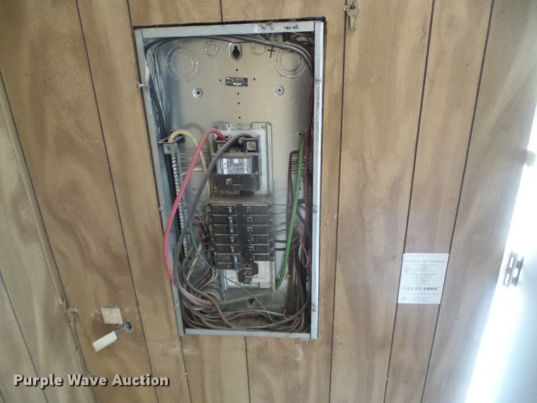 image for item DG0378 Oilfield doghouse