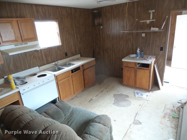 image for item DG0378 Oilfield doghouse