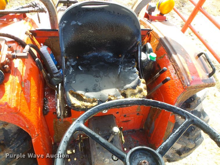 image for item DG0380 1990 Massey Ferguson 1035 tractor