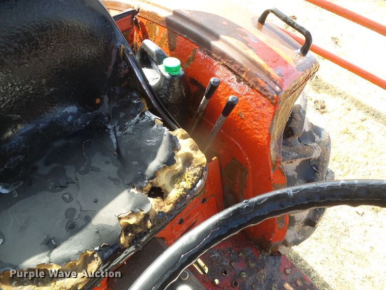 image for item DG0380 1990 Massey Ferguson 1035 tractor