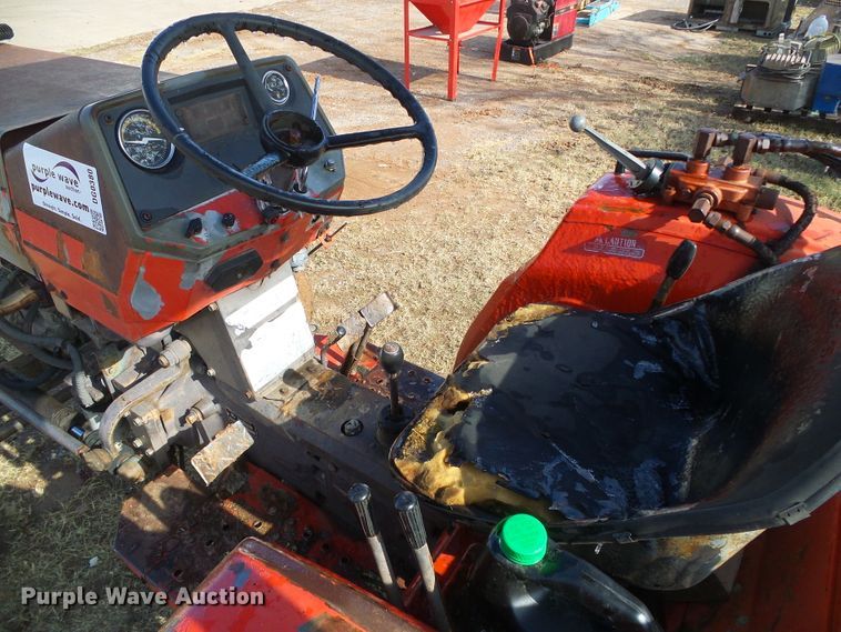 image for item DG0380 1990 Massey Ferguson 1035 tractor