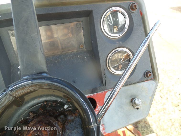 image for item DG0380 1990 Massey Ferguson 1035 tractor