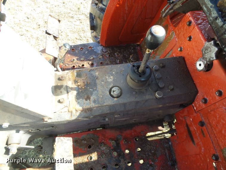 image for item DG0380 1990 Massey Ferguson 1035 tractor