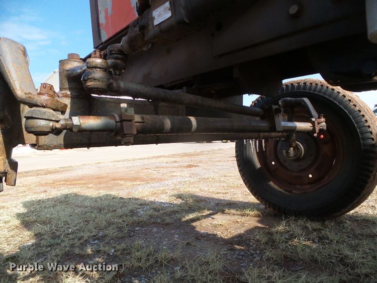 image for item DG0380 1990 Massey Ferguson 1035 tractor