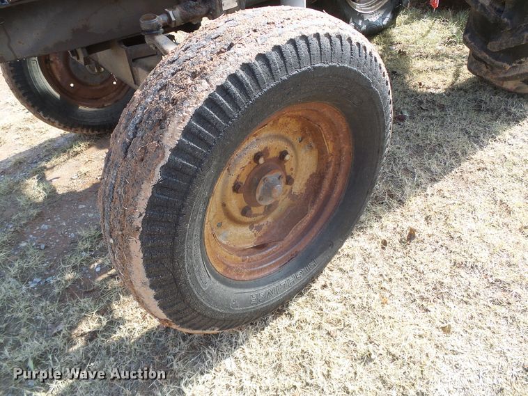 image for item DG0380 1990 Massey Ferguson 1035 tractor