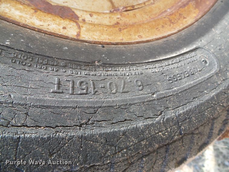 image for item DG0380 1990 Massey Ferguson 1035 tractor