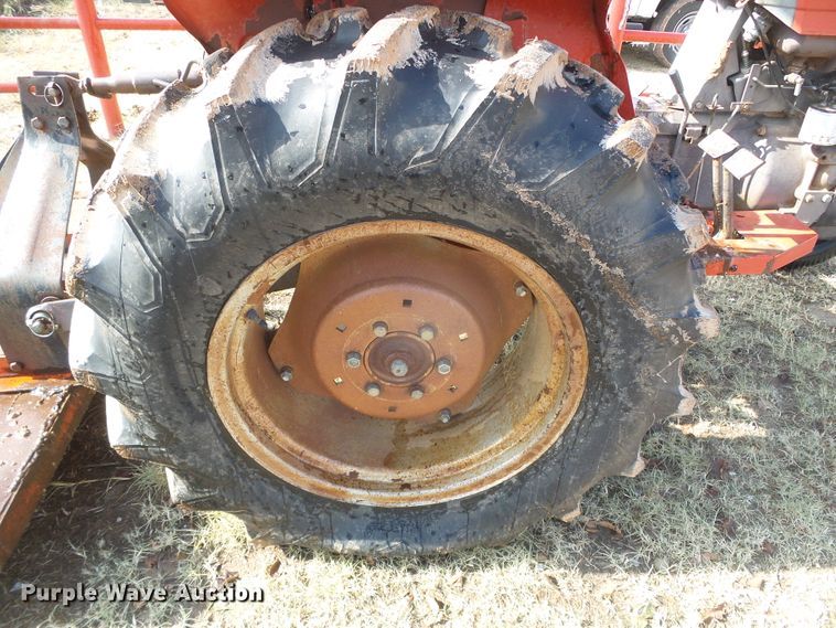 image for item DG0380 1990 Massey Ferguson 1035 tractor