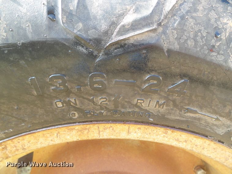 image for item DG0380 1990 Massey Ferguson 1035 tractor