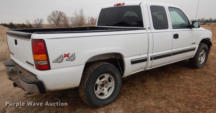 image for item DG5861 2001 Chevrolet Silverado 1500 Ext. Cab pickup truck