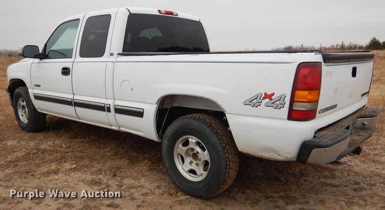 image for item DG5861 2001 Chevrolet Silverado 1500 Ext. Cab pickup truck