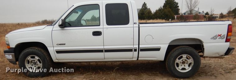 image for item DG5861 2001 Chevrolet Silverado 1500 Ext. Cab pickup truck