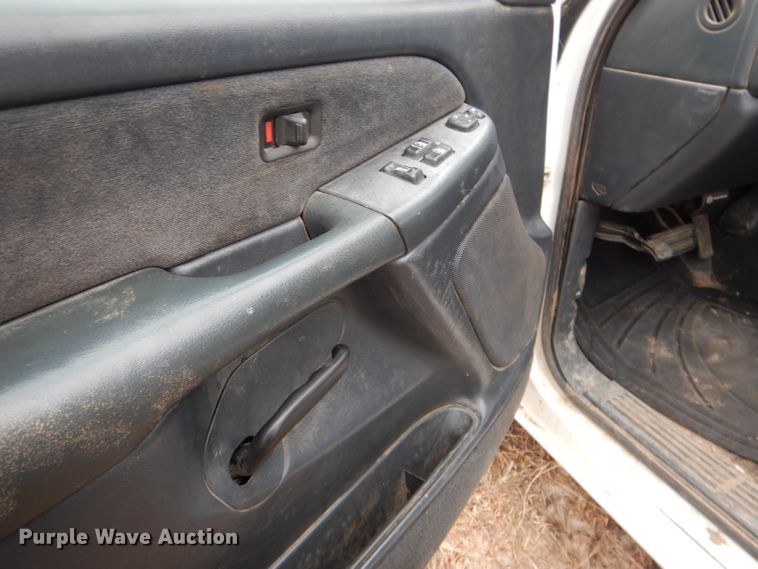 image for item DG5861 2001 Chevrolet Silverado 1500 Ext. Cab pickup truck