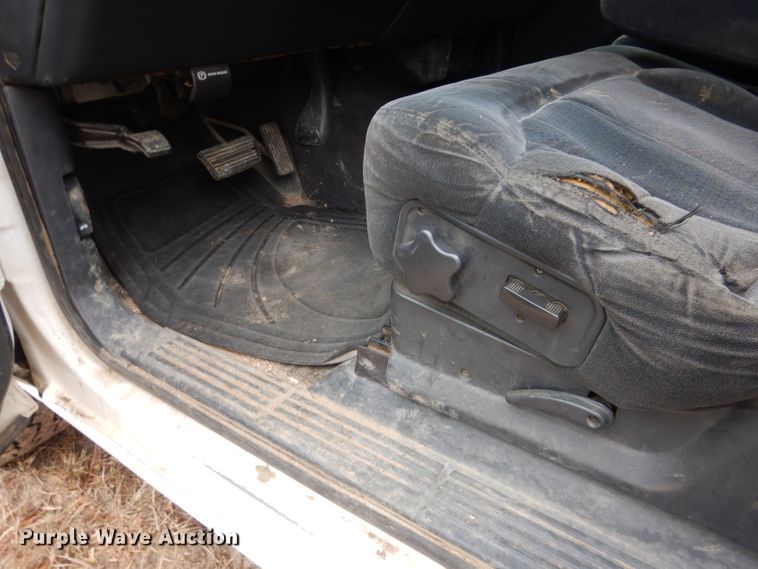 image for item DG5861 2001 Chevrolet Silverado 1500 Ext. Cab pickup truck