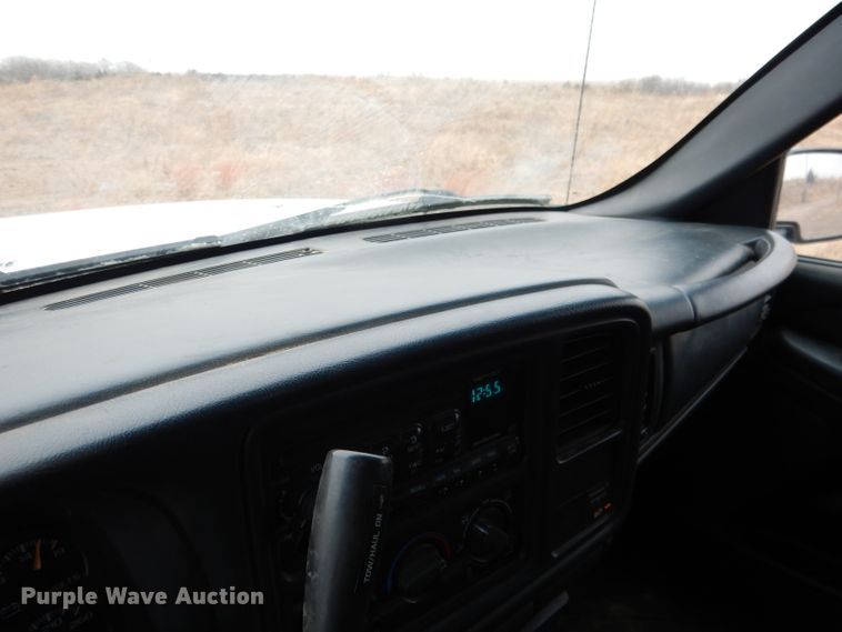 image for item DG5861 2001 Chevrolet Silverado 1500 Ext. Cab pickup truck