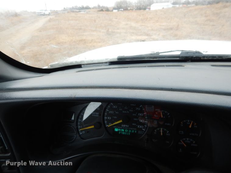 image for item DG5861 2001 Chevrolet Silverado 1500 Ext. Cab pickup truck