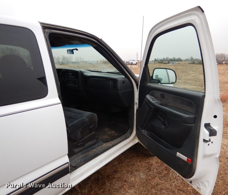 image for item DG5861 2001 Chevrolet Silverado 1500 Ext. Cab pickup truck