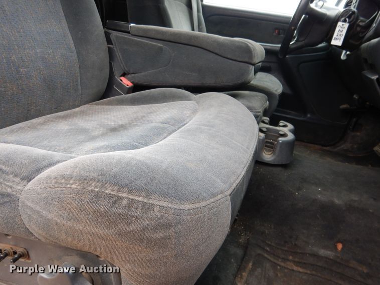 image for item DG5861 2001 Chevrolet Silverado 1500 Ext. Cab pickup truck