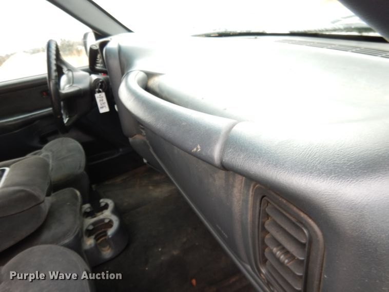 image for item DG5861 2001 Chevrolet Silverado 1500 Ext. Cab pickup truck