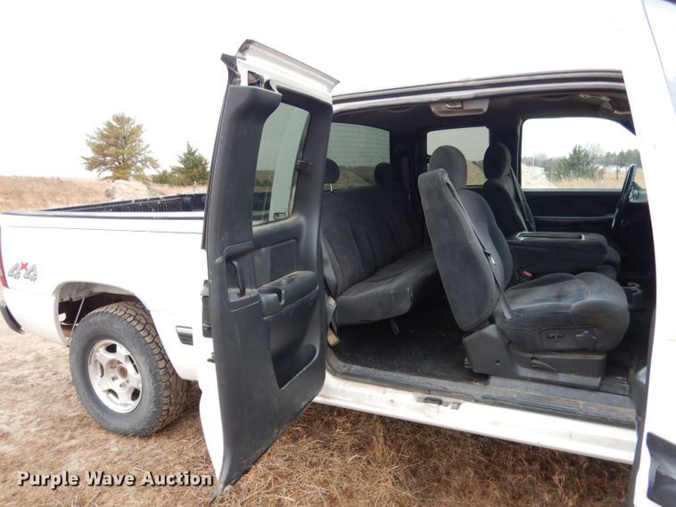 image for item DG5861 2001 Chevrolet Silverado 1500 Ext. Cab pickup truck