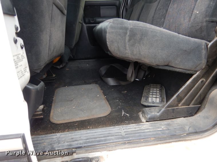 image for item DG5861 2001 Chevrolet Silverado 1500 Ext. Cab pickup truck