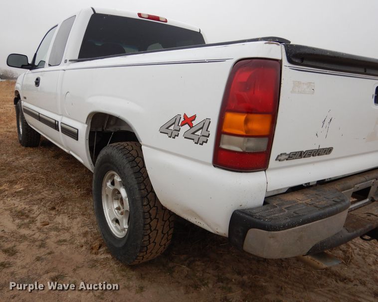 image for item DG5861 2001 Chevrolet Silverado 1500 Ext. Cab pickup truck