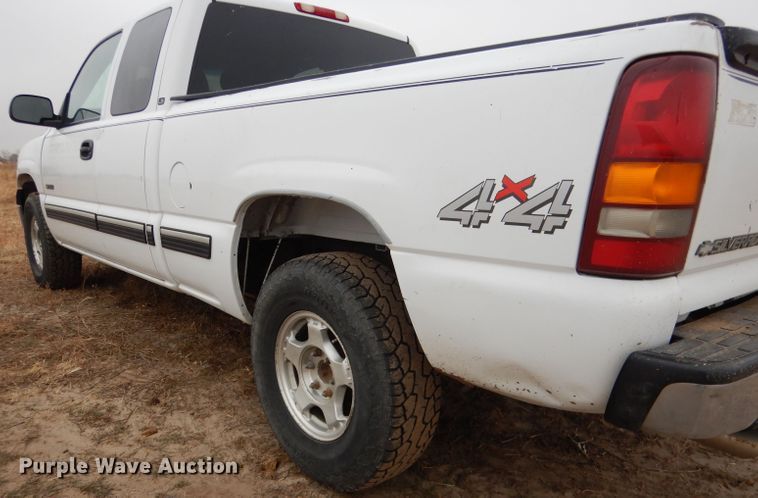 image for item DG5861 2001 Chevrolet Silverado 1500 Ext. Cab pickup truck