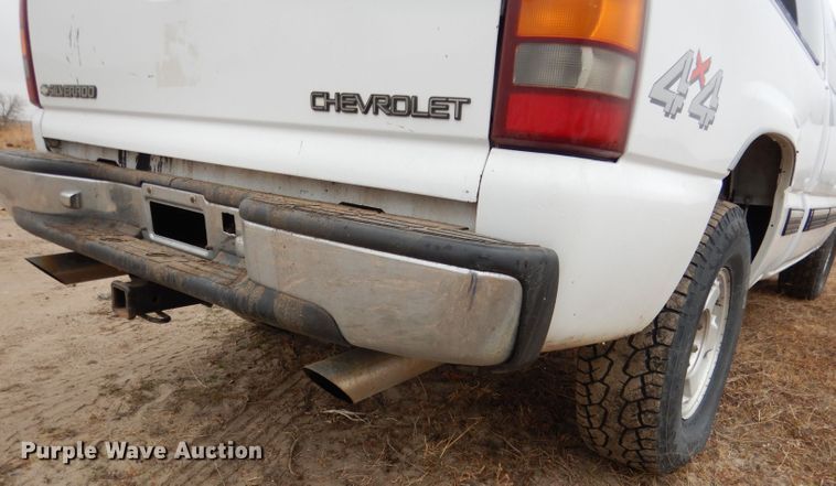 image for item DG5861 2001 Chevrolet Silverado 1500 Ext. Cab pickup truck