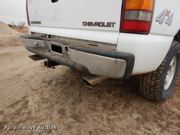 image for item DG5861 2001 Chevrolet Silverado 1500 Ext. Cab pickup truck