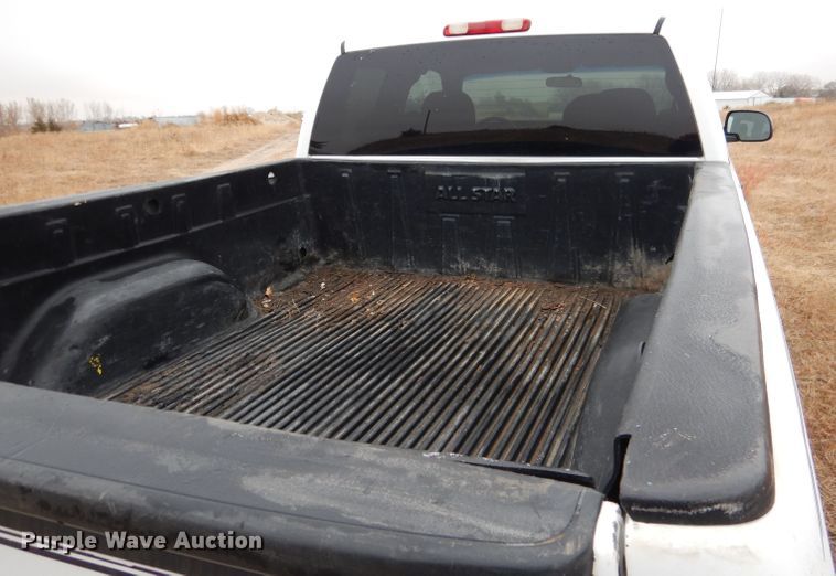 image for item DG5861 2001 Chevrolet Silverado 1500 Ext. Cab pickup truck