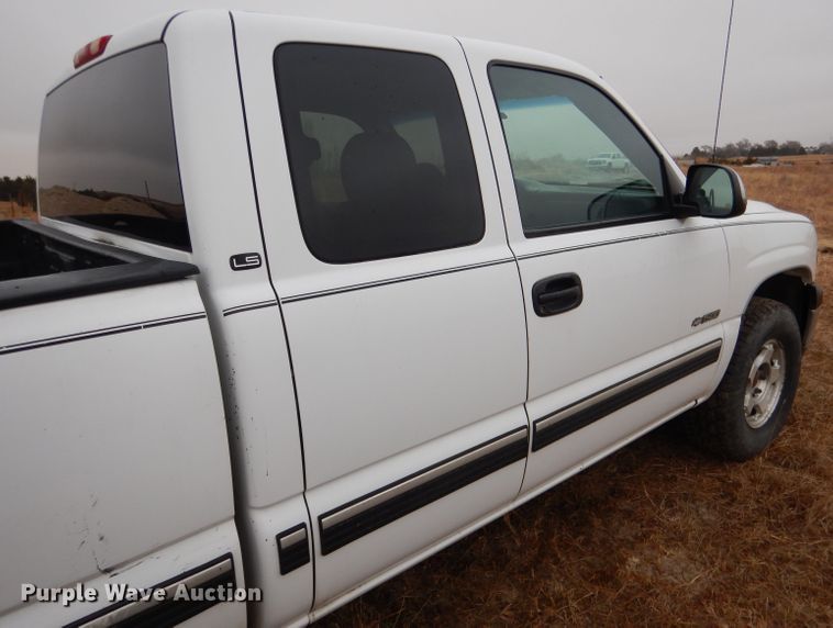 image for item DG5861 2001 Chevrolet Silverado 1500 Ext. Cab pickup truck
