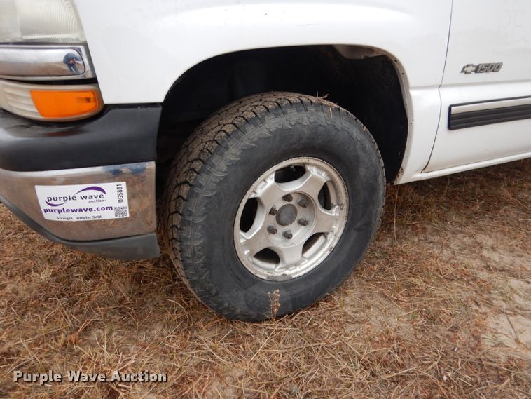 image for item DG5861 2001 Chevrolet Silverado 1500 Ext. Cab pickup truck