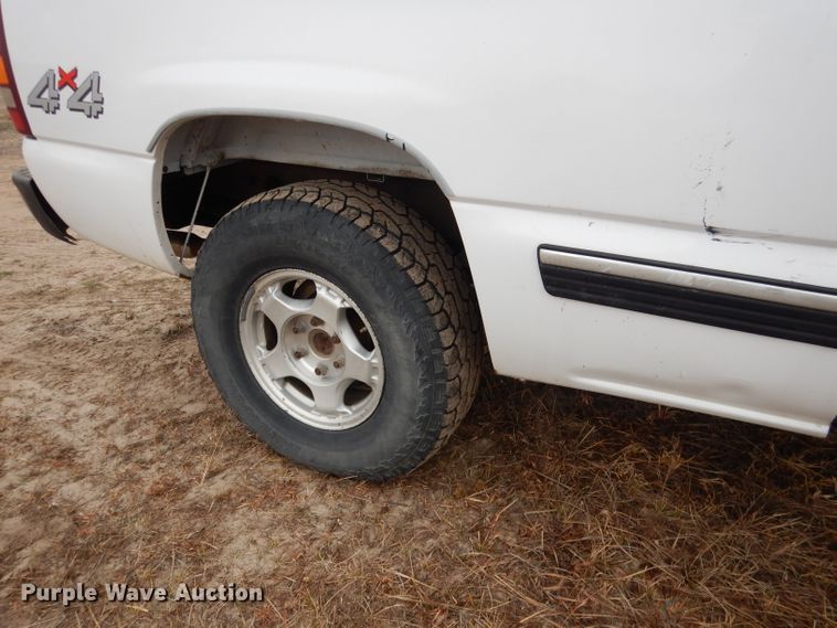 image for item DG5861 2001 Chevrolet Silverado 1500 Ext. Cab pickup truck