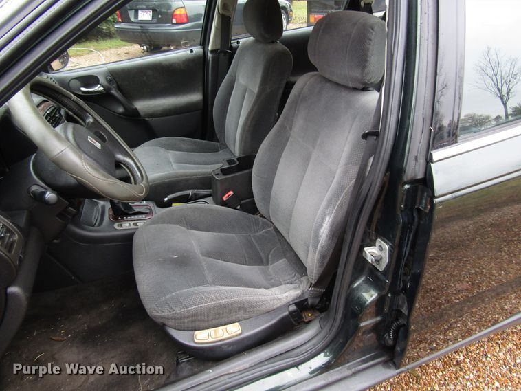 image for item DG6661 2000 Saturn LS