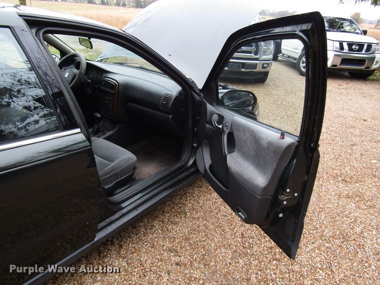 image for item DG6661 2000 Saturn LS