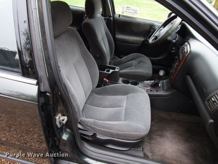 image for item DG6661 2000 Saturn LS