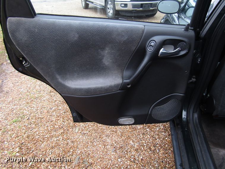 image for item DG6661 2000 Saturn LS