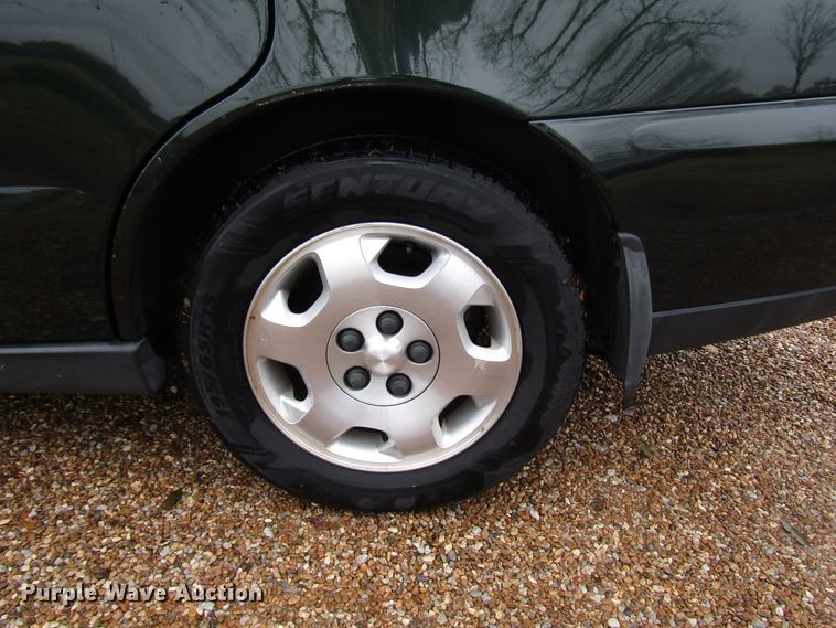 image for item DG6661 2000 Saturn LS