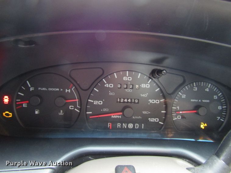 image for item DG6662 2002 Ford Taurus