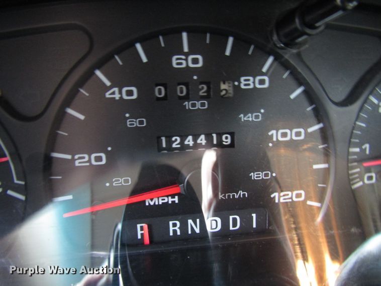 image for item DG6662 2002 Ford Taurus