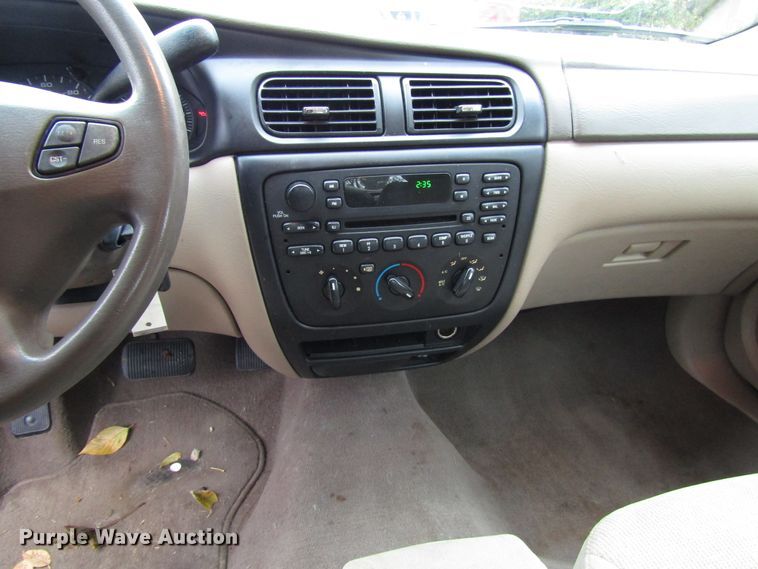 image for item DG6662 2002 Ford Taurus