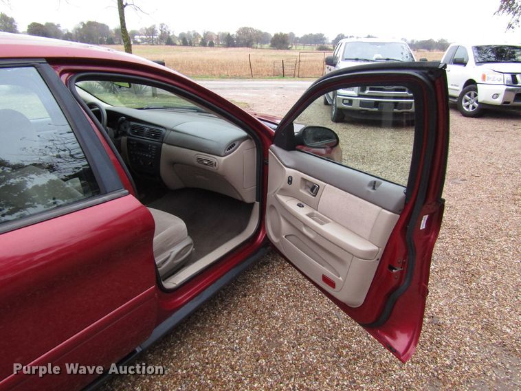 image for item DG6662 2002 Ford Taurus