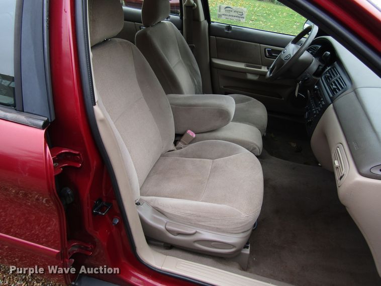 image for item DG6662 2002 Ford Taurus