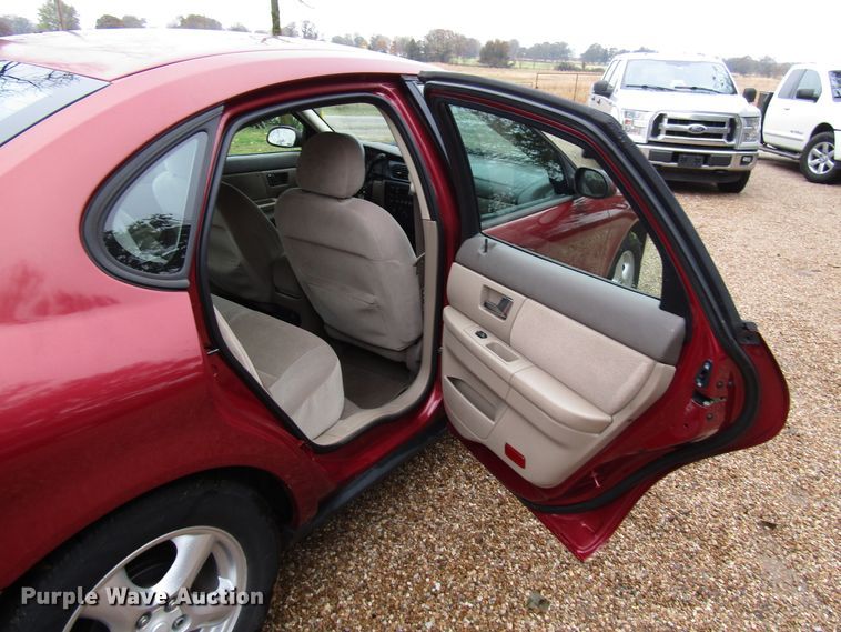 image for item DG6662 2002 Ford Taurus