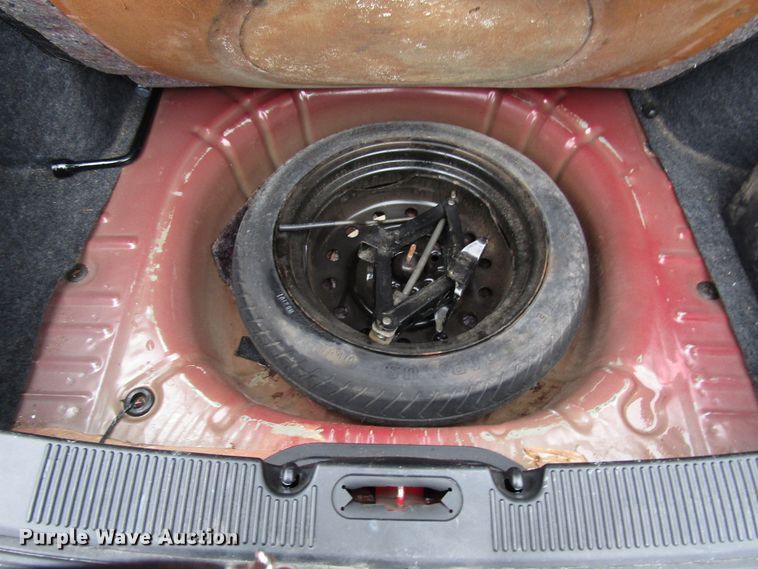 image for item DG6662 2002 Ford Taurus