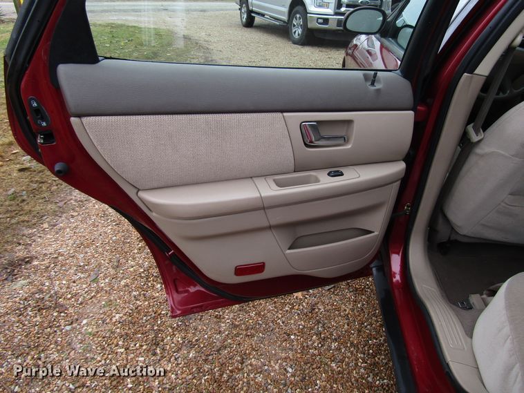 image for item DG6662 2002 Ford Taurus