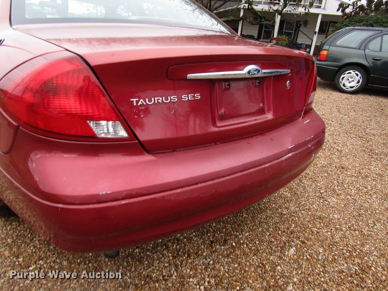 image for item DG6662 2002 Ford Taurus