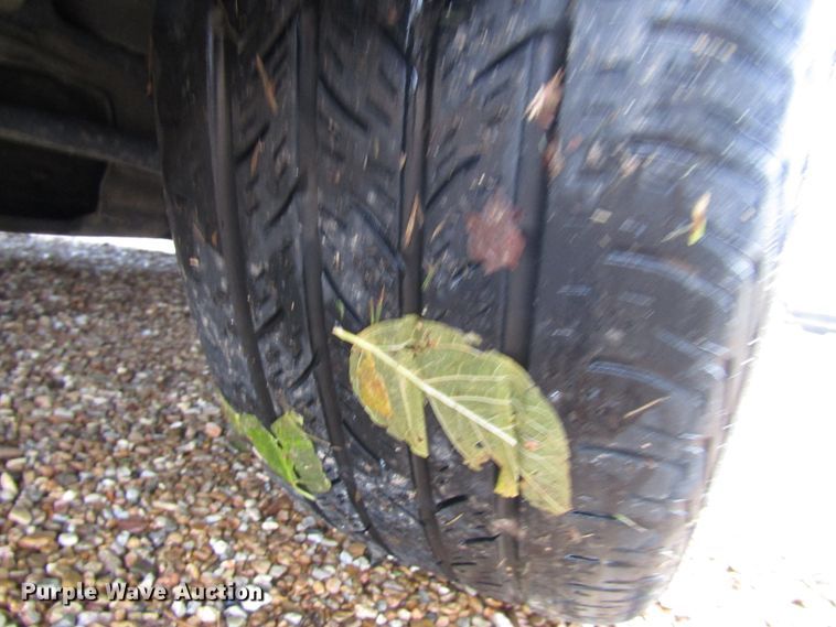 image for item DG6662 2002 Ford Taurus