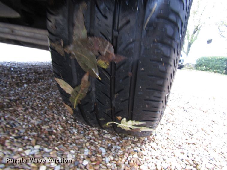 image for item DG6662 2002 Ford Taurus