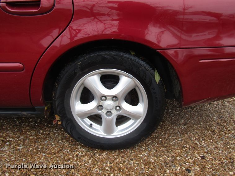 image for item DG6662 2002 Ford Taurus